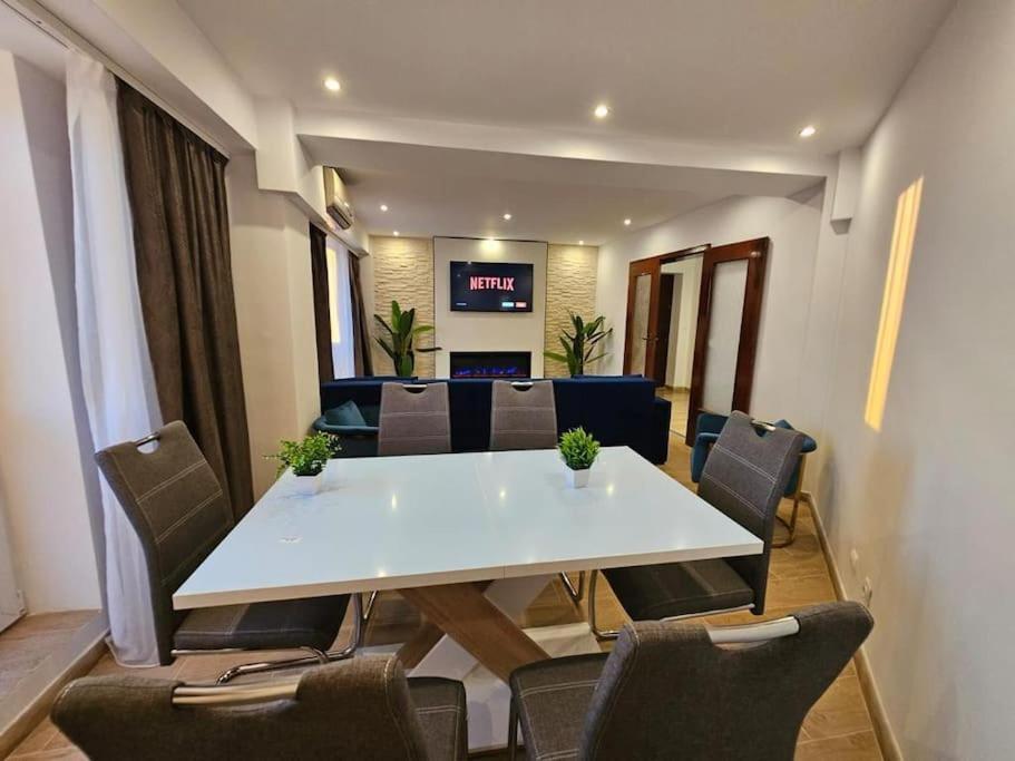 Ultra Central Luxury 3Br 2Bath Apt & Amazing Views Bucarest Extérieur photo
